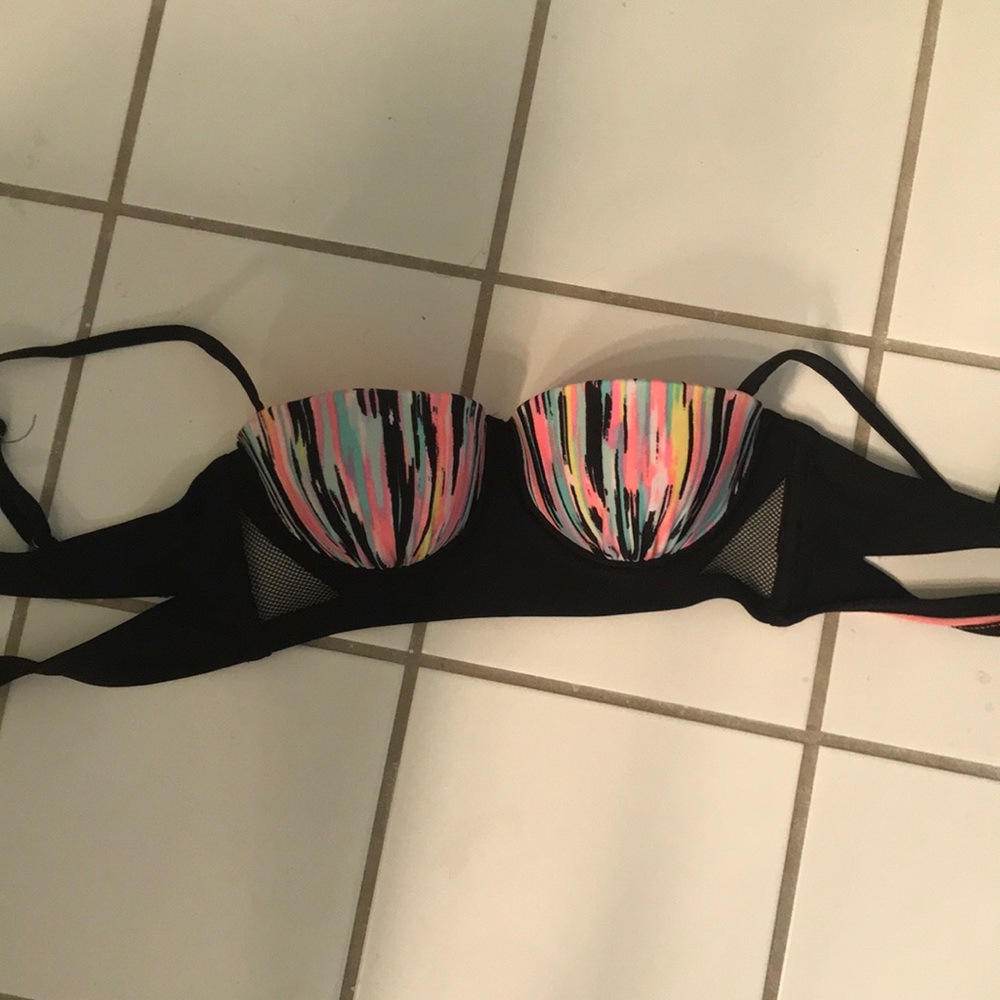 Bikini top, worn once too big for me